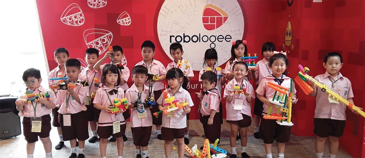 RoboSchool_ Leader Int'l School